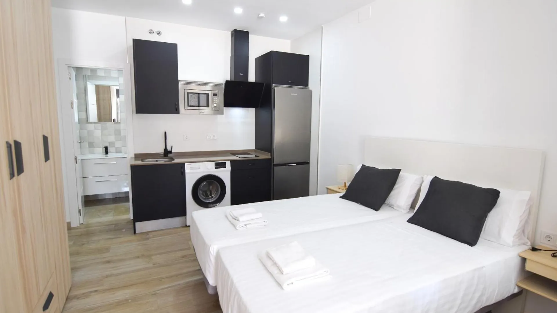 Letplanet Riquelme Apartment Malaga
