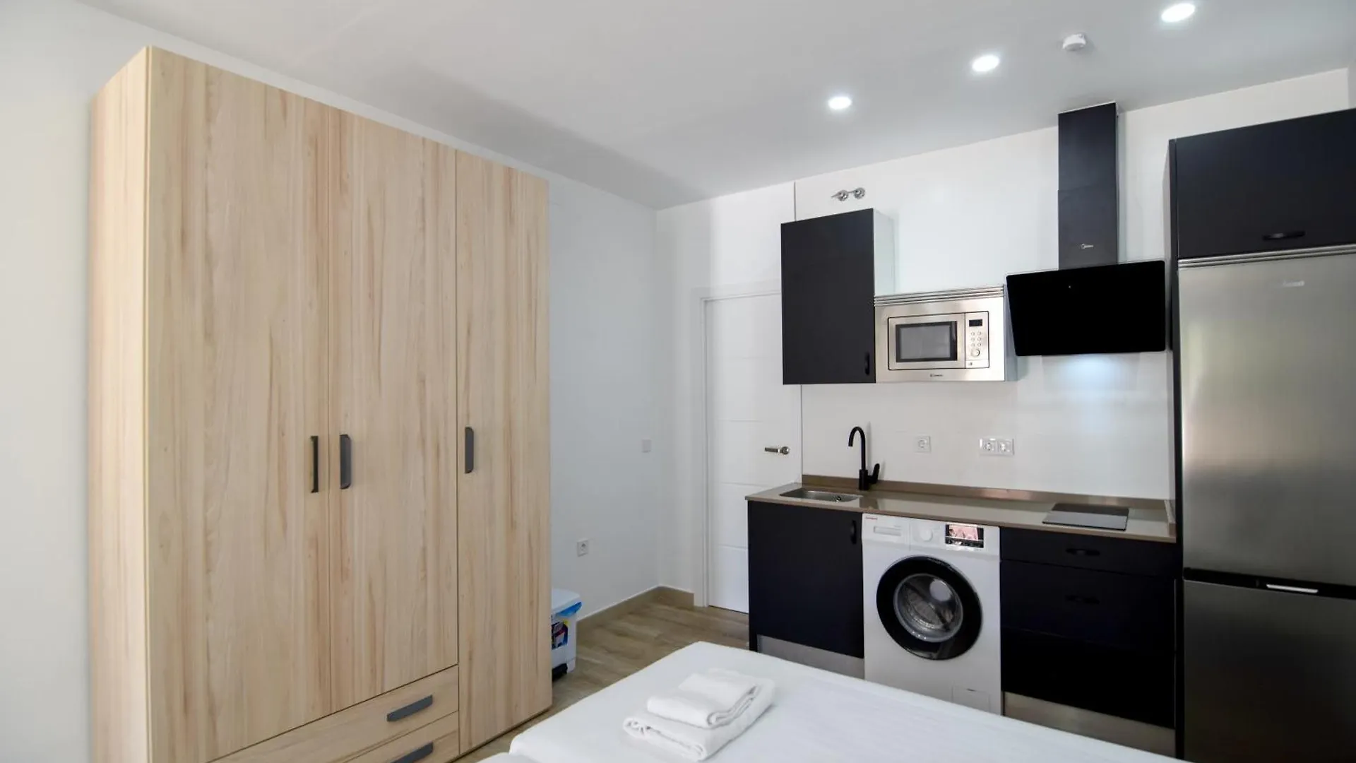 Letplanet Riquelme Apartment Malaga