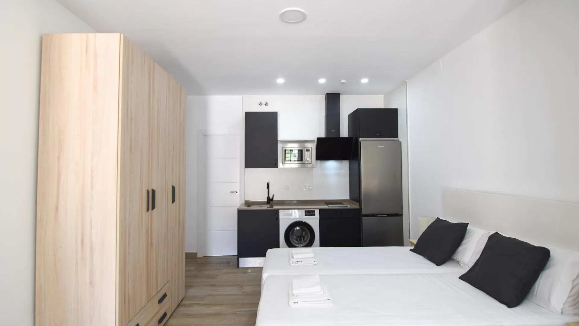 Letplanet Riquelme Apartment Malaga