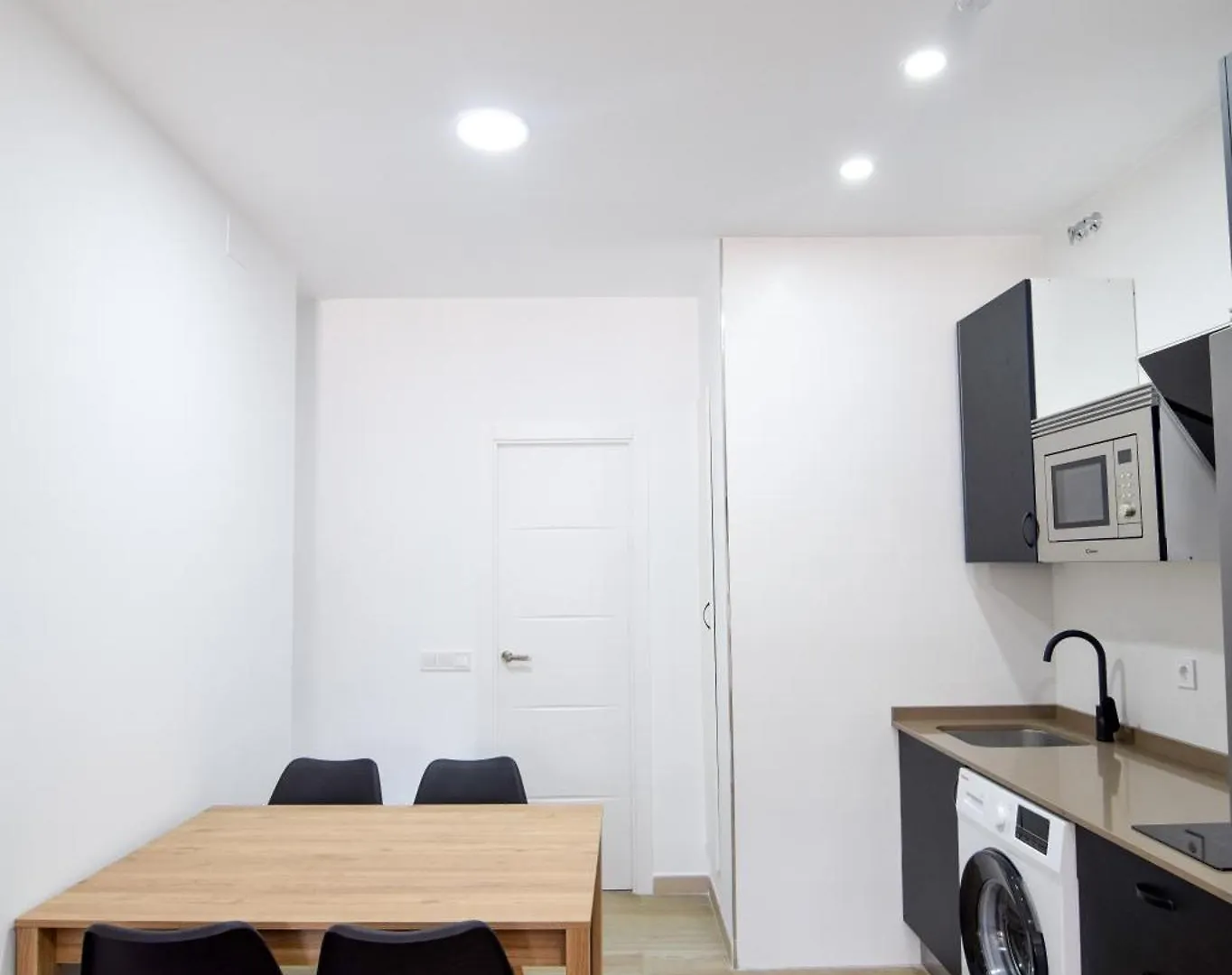 Letplanet Riquelme Apartment Malaga