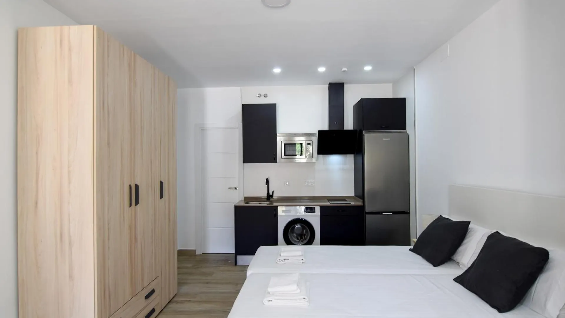 Letplanet Riquelme Apartment Malaga